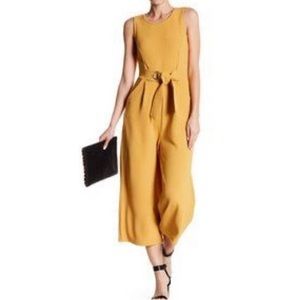 Romeo + Juliet Couture Jumpsuit Size small